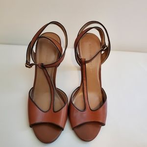 BANANA REPUBLIC Paula T-Strap Heels Size: 8 1/2